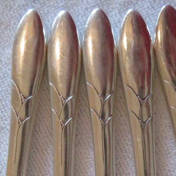 Community Lady Hamilton Dinner Knives Silverplate - Picture 4 of 4